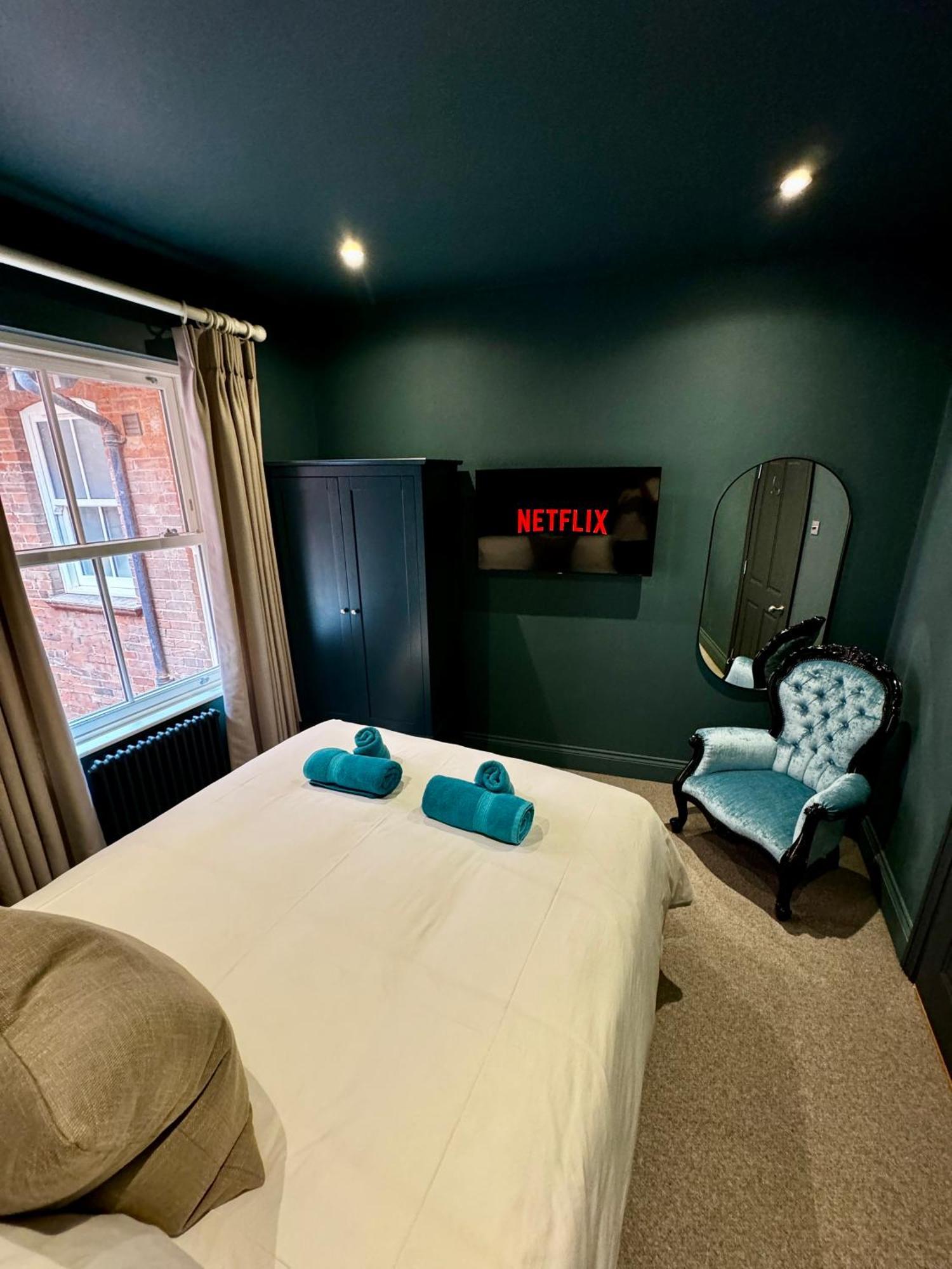 Romeo'S Arch High End Luxury In Centre Of Stratford With Parking Apartment Bagian luar foto