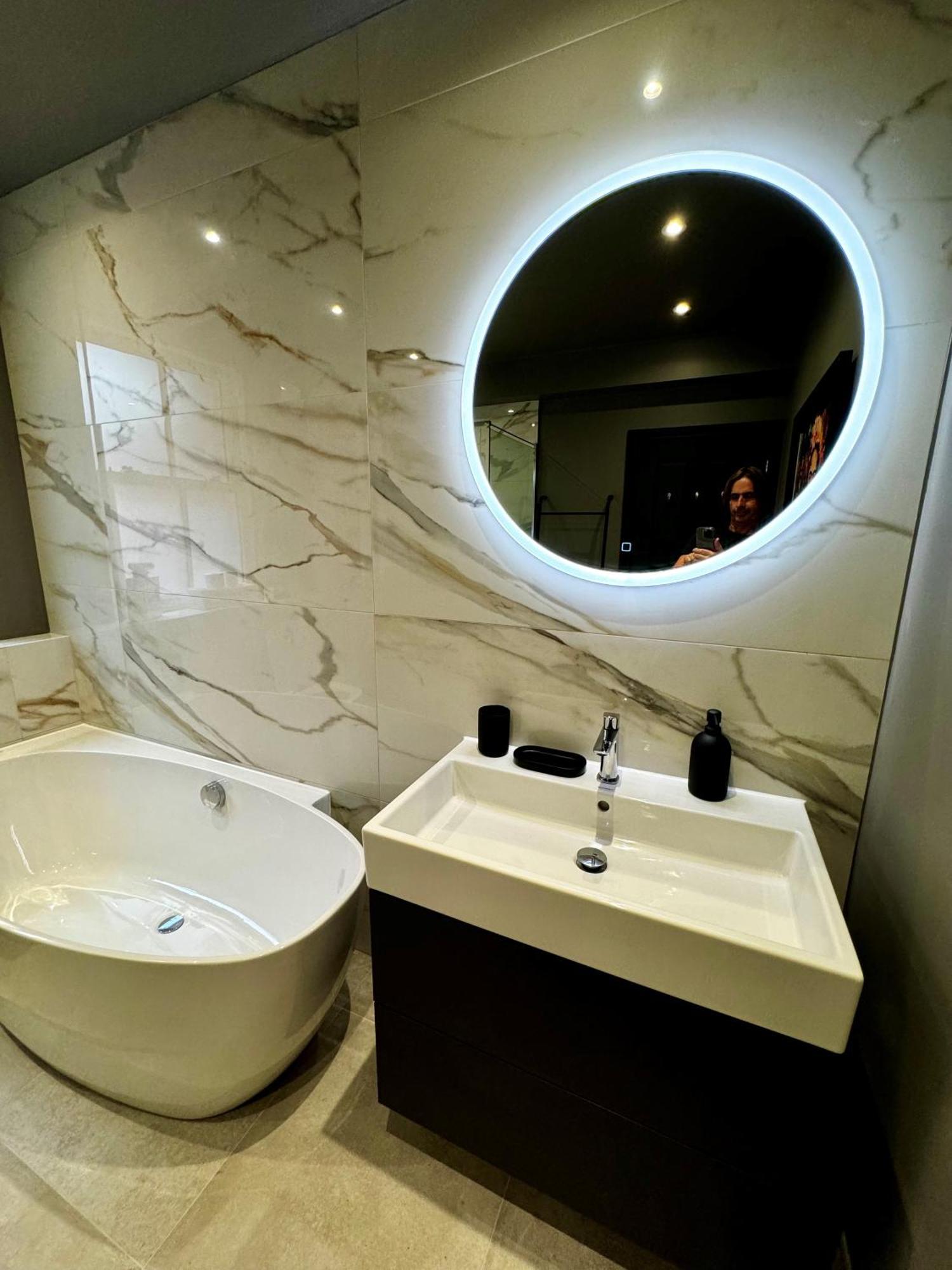 Romeo'S Arch High End Luxury In Centre Of Stratford With Parking Apartment Bagian luar foto