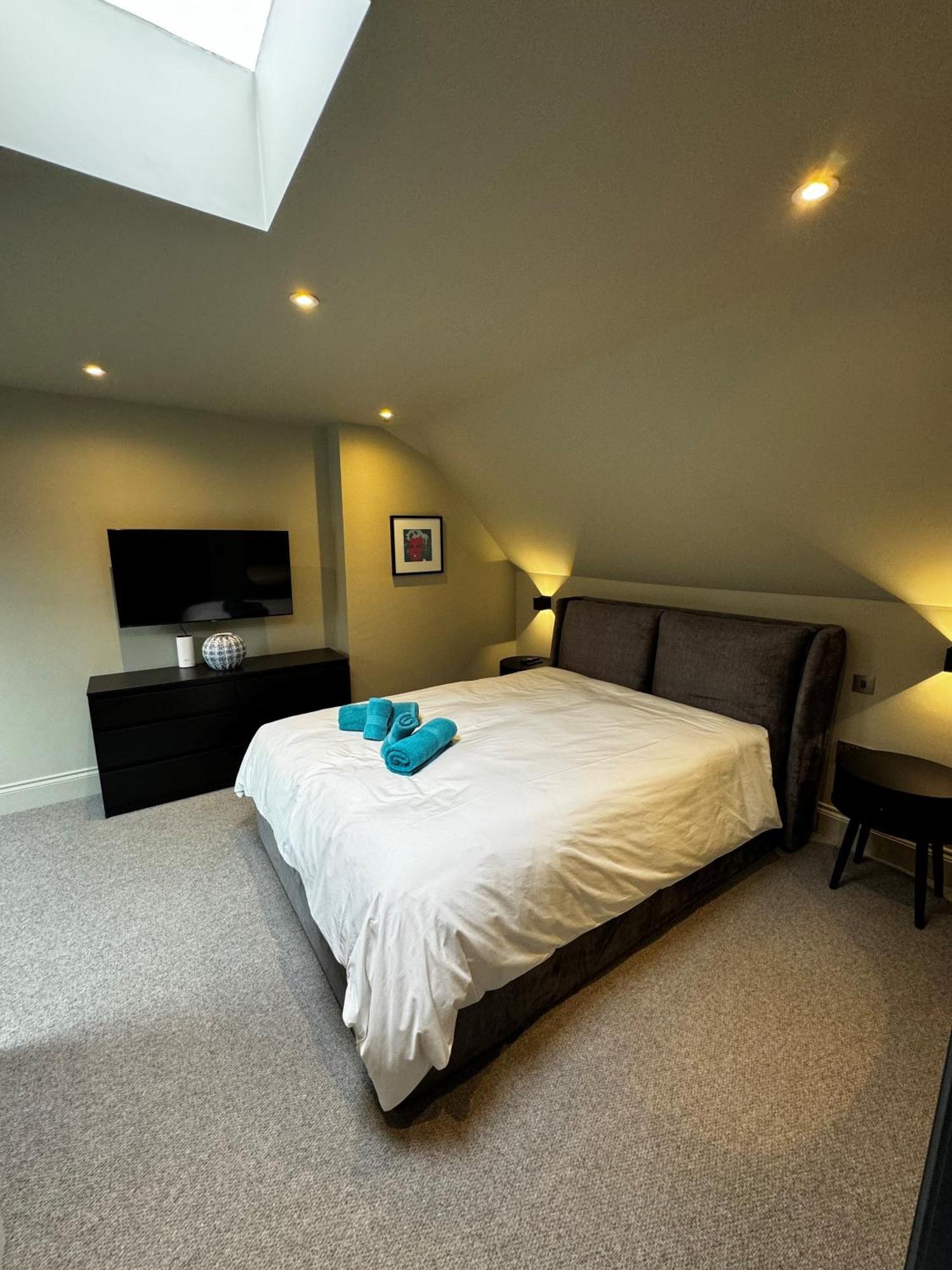 Romeo'S Arch High End Luxury In Centre Of Stratford With Parking Apartment Bagian luar foto