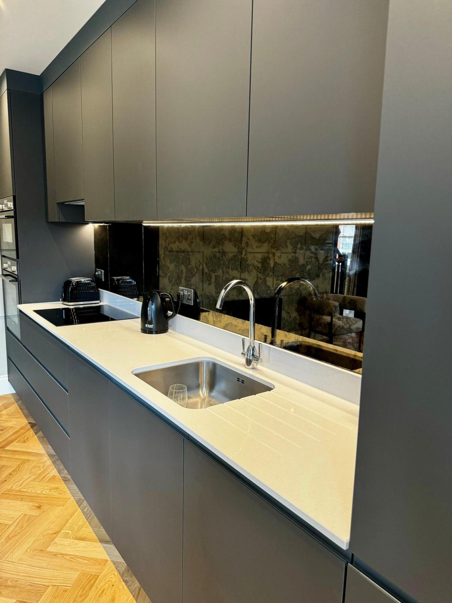 Romeo'S Arch High End Luxury In Centre Of Stratford With Parking Apartment Bagian luar foto